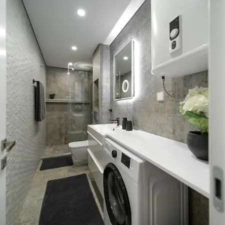 Elegance Deluxe Studio Apartment Varna