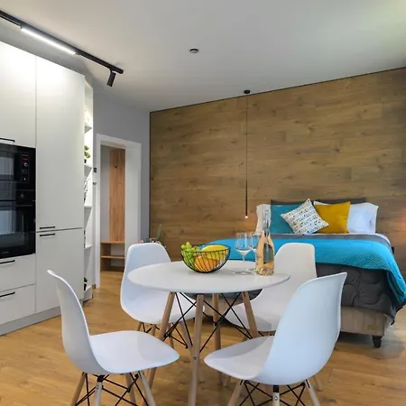 Elegance Deluxe Studio Apartment *